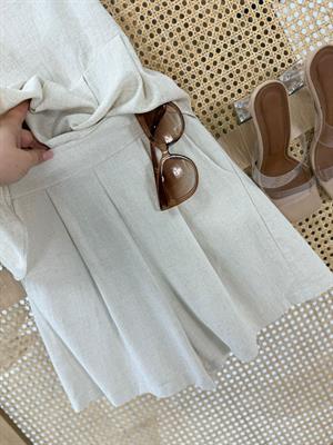 Ham Keten Kumaş Bel Arkası Lastikli Şort 