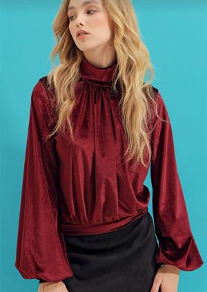 İnci Kadife Kumaş Yarım Balıkçı Yaka Rahat Kalıp Bluz 