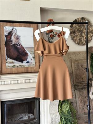 İthal Crep Dokuma Kumaş Düşük Omuz Volan Detay Kloş Elbise