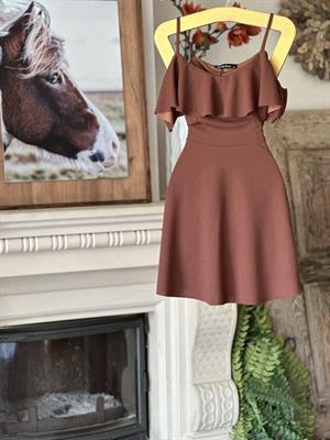 İthal Crep Dokuma Kumaş Düşük Omuz Volan Detay Kloş Elbise