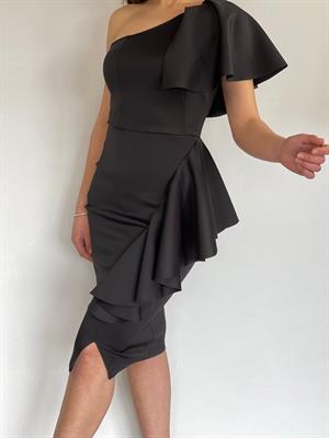 ithal Crep Dokuma Kumaş Tek Kol Volan Detay Kalem Elbise