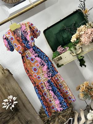 İthal Crep Kumaş Çiçek Desen Kruvaze Yaka Kollar Büzgülü Uzun Elbise 