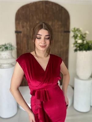 İthal Kadife Kumaş Volan Detaylı Kruvaze Yaka Midi Boy Elbise