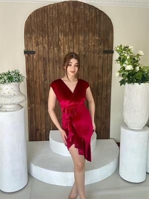 İthal Kadife Kumaş Volan Detaylı Kruvaze Yaka Midi Boy Elbise