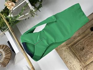 İthal Kaşkorse Kumaş Yuvarlak Yaka Beyaz Düğme Detaylı Yeşil  Elbisemiz