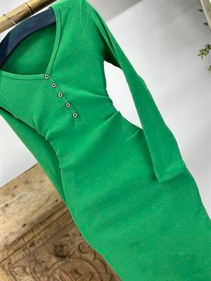 İthal Kaşkorse Kumaş Yuvarlak Yaka Beyaz Düğme Detaylı Yeşil  Elbisemiz
