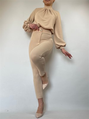 Jakarlı Kumaş Büzgülü Tasarım Bluz 