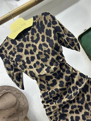 Jenifer Kumaş Yanlar Büzgülü Kol Detay Leopar Desen Elbise