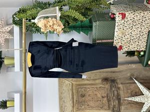 Kadife Kumaş Kolu Sim Detaylı Vatkalı Kalem Elbise 