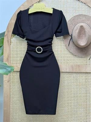 Kalp Yaka Crep Kumaş Aksesuar Detay Kalem Elbise Siyah