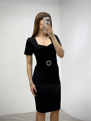 Kalp Yaka Crep Kumaş Aksesuar Detay Kalem Elbise Siyah