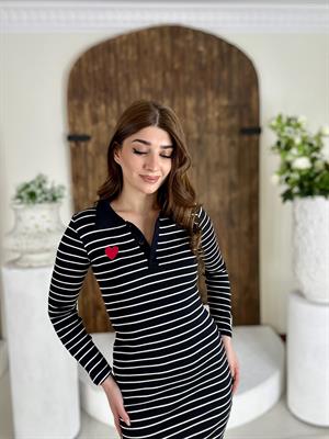 Kaşkorse Kumaş Çizgi Desen Kalp Nakışlı Polo Yaka Uzun Kollu Siyah Elbise