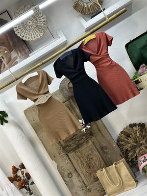 Kaşkorse Kumaş Kruvaze Yaka Kloş Elbise