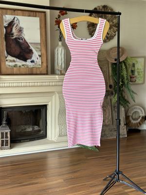 Kaşkorse Kumaş U Yaka Çizgi Desen Kalın Askılı Elbisemiz 