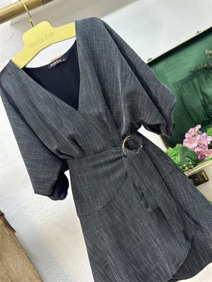 Keten Kumaş Etekleri Volanlı Bağlama Detay Tasarım Elbise