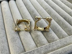 Köşeler Zirkon Kalp Taşlı Kare Küpe 