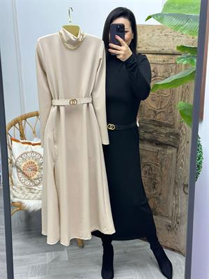 Krem Örme Crep Kumaş Balıkçı Yaka Derin Yırtmaçlı Midi Boy Elbise 