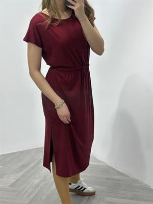 Kristal Pamuk Kumaş Bel Büzgülü Midi Boy Elbise Bordo