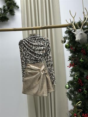 Lame Parlak Kumaş Boğum Detaylı Bakır Şort