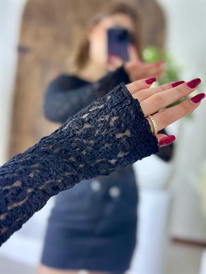 Likralı Dantel Kayık Yaka Bluz Siyah