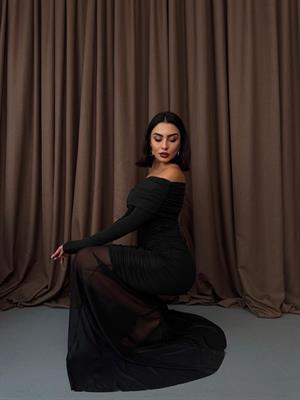 Likralı Tül Şifon Madonna Yaka Uzun Tasarım Elbise Siyah