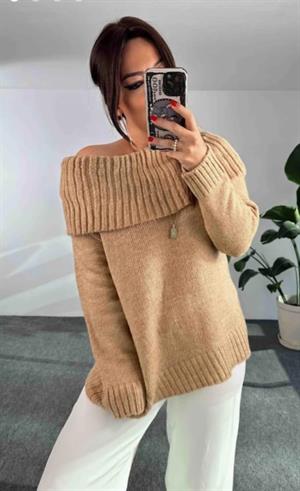 Madonna Yaka Rahat Kalıp Yumoş Triko Kazak 