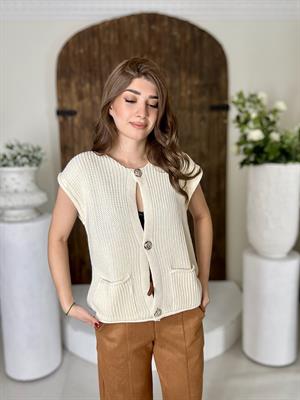 Metal Düğmeli Cep Detay Bej Triko Yelek