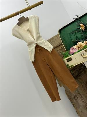 Metal Düğmeli Cep Detay Bej Triko Yelek