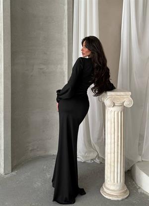 Micro Kumaş Çelik Aksesuarlı Derin V Yaka Maksi Boy Elbise Siyah