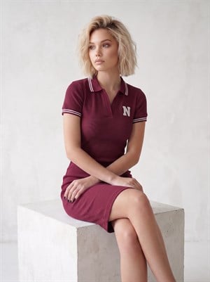 Nakış Detay Likralı İthal Kaşkorse Kumaş Polo Yaka Elbise Bordo