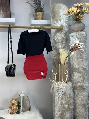 Penye Kumaş Yuvarlak Yaka Rahat Kalıp Basic Tshirt 