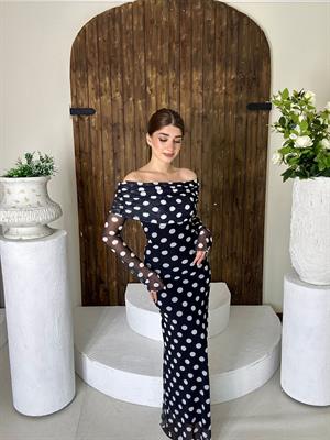 Puantiye Desen Likralı Tül Kumaş Madonna Yaka Tasarım Uzun Elbise