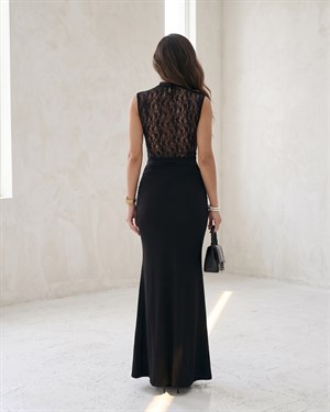 Sandy Kumaş Dantel Detaylı Drapeli Degaje Yaka Uzun Elbise  Siyah