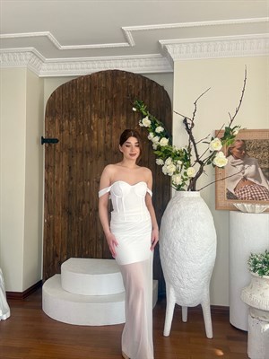 Sandy Kumaş Drapeli Tül Detaylı Gloplu Uzun Elbise Beyaz