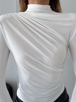 Sandy Kumaş Drapeli Yarım Balıkçı Beyaz Bluz 
