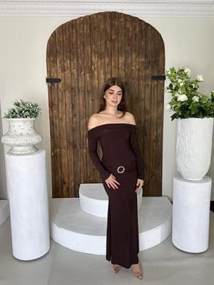 Sandy Kumaş Gold Aksesuar Detaylı Madonna Yaka Midi Boy Elbise Kahverengi