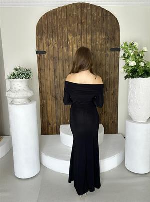 Sandy Kumaş Gold Aksesuar Detaylı Madonna Yaka Midi Boy Elbise Siyah