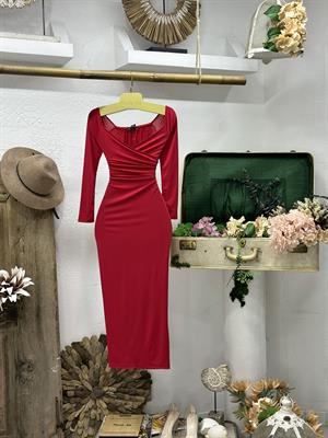 Sandy Kumaş Kalp Yaka Düşük Omuz Uzun Kırmızı  Elbise