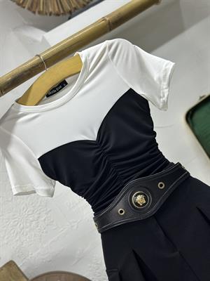 Sandy Kumaş Kalp Yaka Görünümlü Bluz 