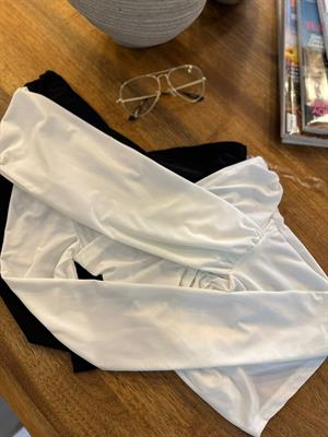 Sandy Kumaş Tek Kol Tasarım Bluz