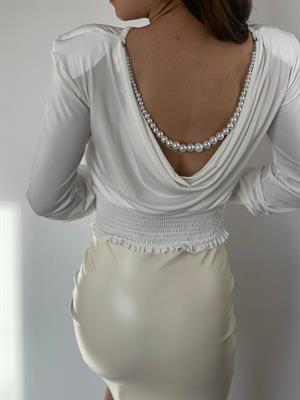Sandy Kumaş Vatkalı Sırt İnci ve Zincir Detay Beli Gipeli Bluz