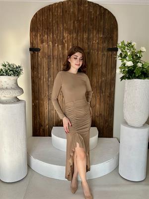 Sandy Kumaş Volan Detay Drapeli Bej Uzun Elbise