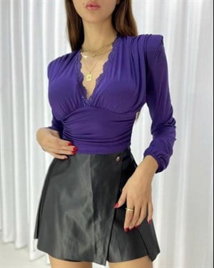 Sandy Kumaş Yakası Dantelli Vatkalı Tasarım Bluz