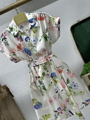 Saten Kumaş Çiçek Desen Kloş Gömlek Elbise