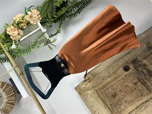 Saten Kumaş Düz Renk Midi Boy Etek