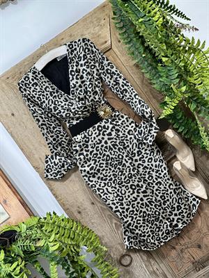 Saten Kumaş Leopar Desen Kruvaze Model Astarlı Midi Boy Elbise