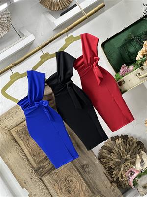 Scuba Kumaş Kuşaklı Tek Omuz Askılı Kalem Elbise