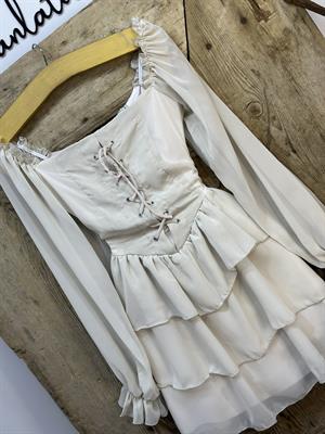 Şifon Kumaş Kat Etekli Göğüs Kuşgözü Detay Tasarım Elbise