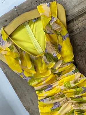 Şifon Kumaş Yaka Volanlı Drapeli Tasarım Elbise