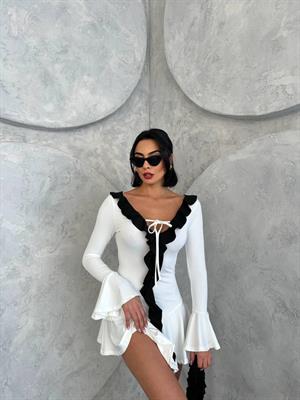 Siyah Fırfır Detaylı Eteği Volanlı Tasarım Elbise Beyaz